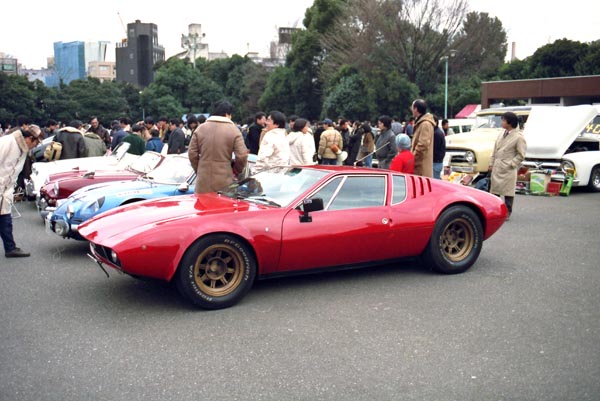 67-1b (87-04-17b 1967-72 De Tomaso Mangusta.jpg